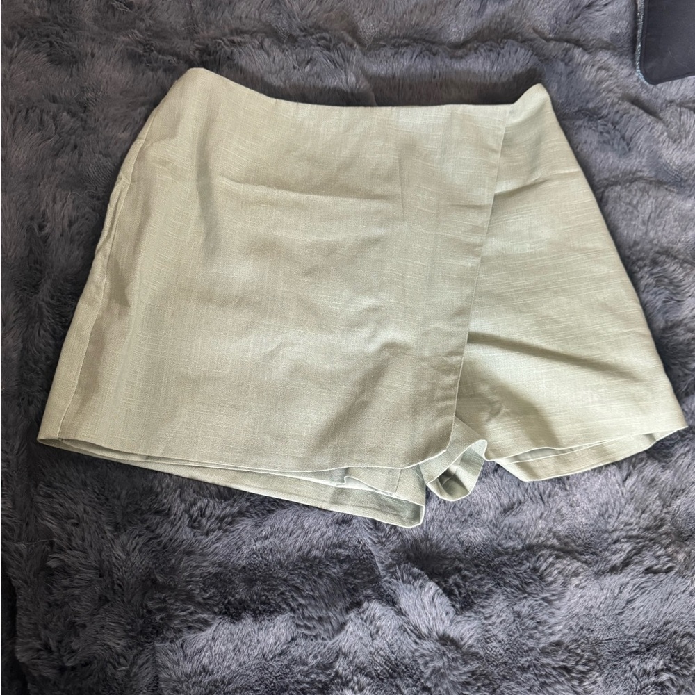 Francesca's Collections Olive Green Skort